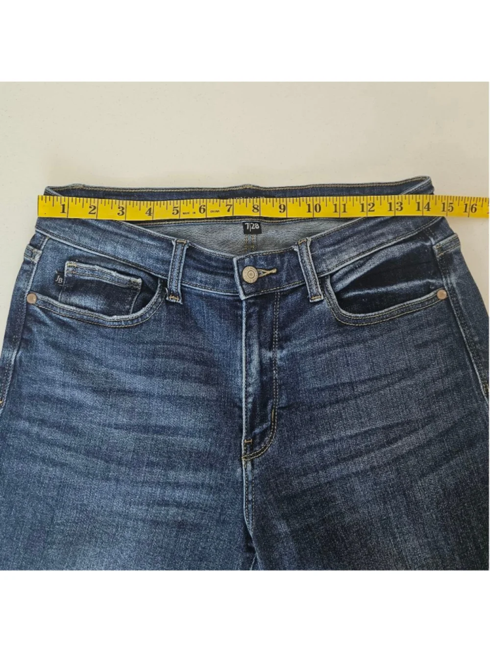 Judy Blue Boyfriend Fit Blue Jeans Size 7/28 stretchy - Picture 10 of 12